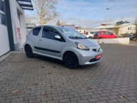 Gebraucht Toyota Aygo 68 PS (50 kW) 2006 Silber Kleinwagen