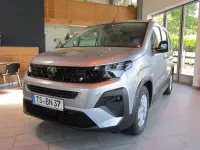 Neu Peugeot Rifter Allure 131 PS (96 kW) 2026 Silber Van / Kleinbus