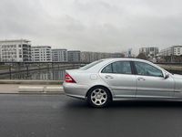 Second-hand Mercedes C280 231 CP (169 kW) 2006 Argintiu Berlinǎ