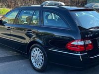 Gebraucht Mercedes E270 177 PS (130 kW) 2004 Schwarz Kombi