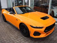 Neu Ford Mustang 446 PS (328 kW) 2026 Orange fury metallic Cabrio