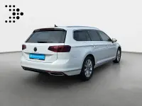 Gebraucht VW Passat Elegance 150 PS (110 kW) 2021 Weiß Kombi