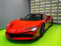 Gebraucht Ferrari SF90 780 PS (573 kW) 2023 Rot Cabrio
