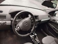 Gebraucht Opel Astra 90 PS (66 kW) 2011 Limousine