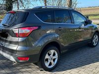 Gebraucht Ford Kuga 179 PS (131 kW) 2017 Grau SUV