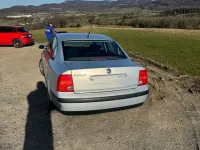 Usata VW Passat Basis 101 CV (74 kW) 1999 Argento Berlina