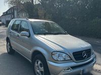 Gebraucht Mercedes ML270 163 PS (119 kW) 2004 Silber SUV
