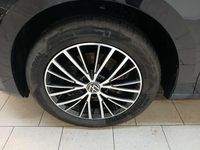 Gebraucht VW Touran Comfortline 150 PS (110 kW) 2024 Deep black perleffekt Van / Kleinbus