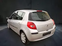 Gebraucht Renault Clio II 88 PS (64 kW) 2006 Silber Limousine