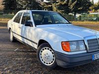 Gebraucht Mercedes 200 72 PS (52 kW) 1987 Weiß Limousine
