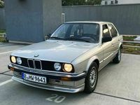 Gebraucht BMW 318 90 PS (66 kW) 1987 Gold Limousine
