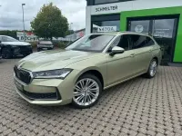 Gebraucht Skoda Superb 150 PS (110 kW) 2025 Gelb Kombi