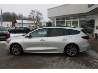 Gebraucht Ford Focus ST-Line 155 PS (114 kW) 2024 Silber Limousine