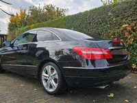 Gebraucht Mercedes E250 Elegance 204 PS (150 kW) 2009 Schwarz Coupé