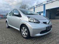 Gebraucht Toyota Aygo Basis 68 PS (50 kW) 2008 Silber Kleinwagen