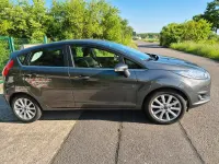 Gebraucht Ford Fiesta 101 PS (74 kW) 2016 Grau Kleinwagen
