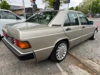 Gebraucht Mercedes 190 118 PS (86 kW) 1990 Silber Limousine