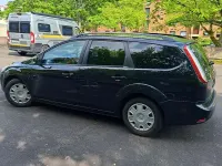 Usado Ford Focus Style 136 CV (100 kW) 2011 Negro Familiar