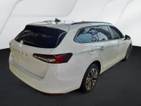Gebraucht Skoda Superb Selection 150 PS (110 kW) 2025 Purity weiss (weiß) Kombi