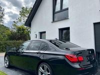 Gebraucht BMW 750 M Sport 381 PS (280 kW) 2012 Schwarz Limousine
