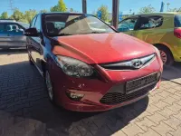 Gebraucht Hyundai i30 Edition 90 PS (66 kW) 2011 Rot Limousine
