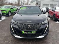 Gebraucht Peugeot 2008 Allure 131 PS (96 kW) 2023 Lackierung schwarz perla nera/ SUV
