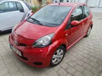Gebraucht Toyota Aygo 68 PS (50 kW) 2010 Rot Kleinwagen