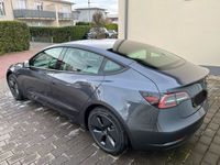 gebraucht Tesla Model 3 60 kWh (MY 2023), 18" Felgen Aero, MSM/Schwarz