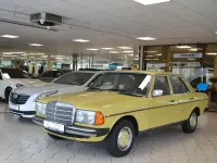 Gebraucht Mercedes 230 109 PS (80 kW) 1977 Mimosagelb (618u) Limousine