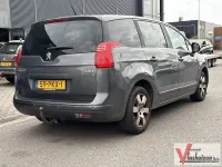 Gebraucht Peugeot 5008 156 PS (114 kW) 2011 Grau Van / Kleinbus