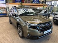Neu Subaru Forester Platinum 136 PS (100 kW) 2026 Grün SUV