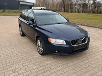 Gebraucht Volvo V70 163 PS (119 kW) 2011 Blau Kombi