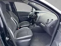 Gebraucht Renault Captur Bose Edition 120 PS (88 kW) 2018 Schwarz (black pearl metallic) SUV