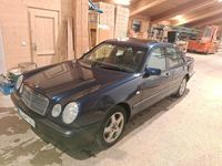 Gebraucht Mercedes E240 Elegance 170 PS (125 kW) 1998 Blau Limousine