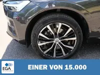 Gebraucht Volvo XC60 Core 197 PS (144 kW) 2023 Grau metallic SUV