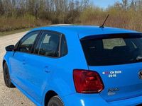 Usado VW Polo 90 HP (66 kW) 2015 Azul Sedan