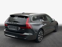 Gebraucht Volvo V60 Plus 197 PS (144 kW) 2023 Platinum grey metallic Kombi