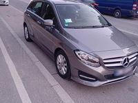 Gebraucht Mercedes B180 110 PS (80 kW) 2018 Grau Van / Kleinbus