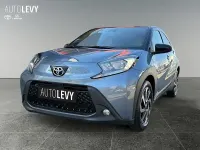 Gebraucht Toyota Aygo Team 72 PS (52 kW) 2024 Celestite grey 1k3/ black mica Kleinwagen