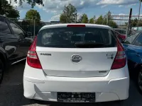 Gebraucht Hyundai i30 90 PS (66 kW) 2011 Weiß Kleinwagen