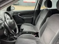 Usado Ford Focus 115 CV (84 kW) 2002 Plateado Berlina