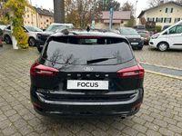Gebraucht Ford Focus Titanium 125 PS (91 kW) 2024 Schwarz Limousine