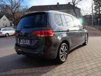 Gebraucht VW Touran Active 150 PS (110 kW) 2022 Grau Van / Kleinbus