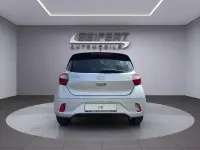 Gebraucht Hyundai i10 GO! 67 PS (49 kW) 2023 Sleek silver / met Kleinwagen