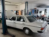 Gebraucht Mercedes 200 109 PS (80 kW) 1981 Weiß Limousine