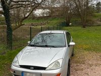 Gebraucht Ford Focus 75 PS (55 kW) 2000 Silber Limousine