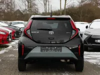 Neu Toyota Aygo X 116 PS (85 kW) 2026 Urban khaki / black SUV