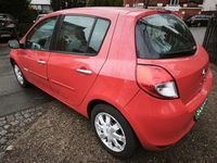 Gebraucht Renault Clio III Dynamique 101 PS (74 kW) 2011 Rot Limousine