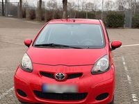 Gebraucht Toyota Aygo 68 PS (50 kW) 2011 Rot Kleinwagen
