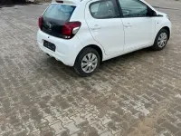 Gebraucht Peugeot 108 Active 69 PS (50 kW) 2018 Weiß Kleinwagen